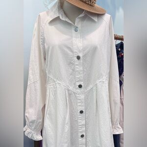 White Ruffled 3/4 Sleeve Buttoned Front Denim Dress. White. 100% Cotton - Small
